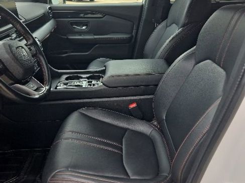 Used 2024 Honda Pilot TrailSport image 15