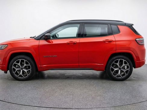 Used 2025 Jeep Compass Limited AWD/4WD image 5
