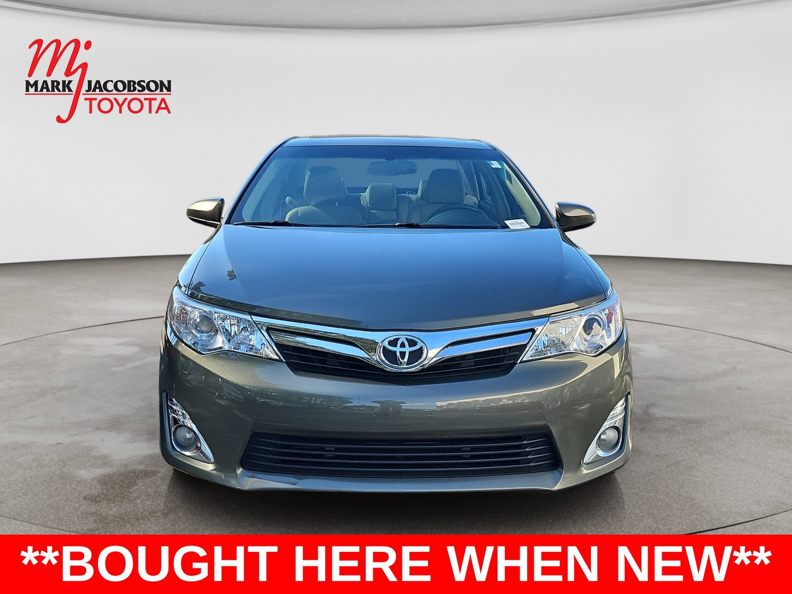 Used 2012 Toyota Camry XLE w/ Leather Pkg FWD image 2