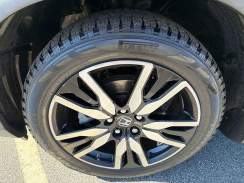 Used 2021 Honda Pilot Touring image 11
