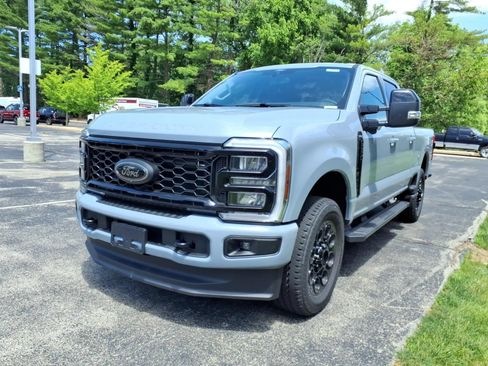 New 2026 Ford F250 Lariat w/ Black Appearance Package AWD/4WD image 4
