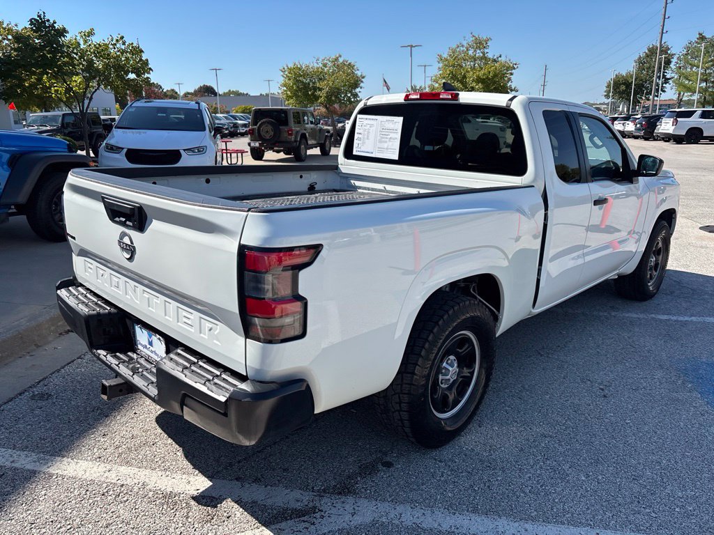 Used 2024 Nissan Frontier S RWD image 8