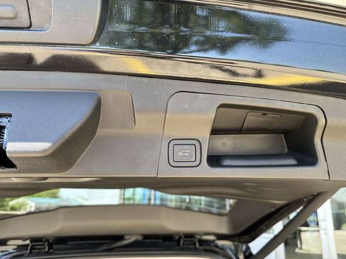 Certified 2023 GMC Acadia SLT w/ Elevation Edition AWD/4WD image 25