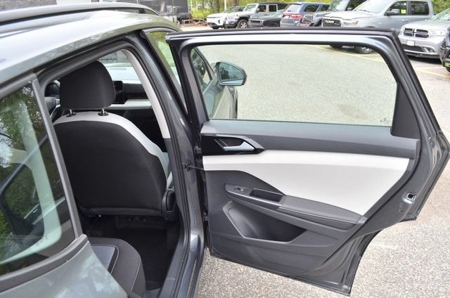 Used 2025 Volkswagen Taos S AWD/4WD image 34