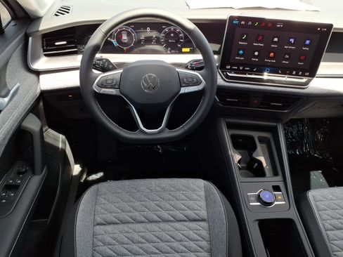 New 2026 Volkswagen Tiguan S AWD/4WD image 17