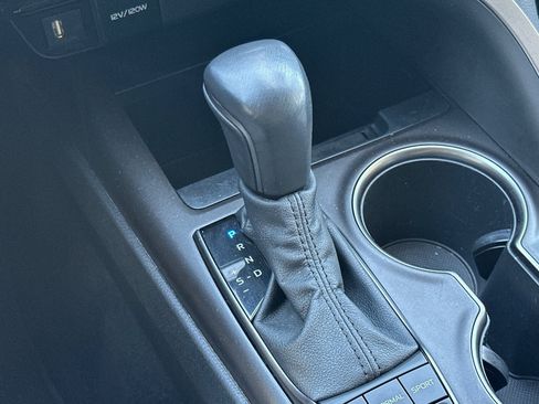 Certified 2022 Toyota Camry SE w/ Convenience Package FWD image 19