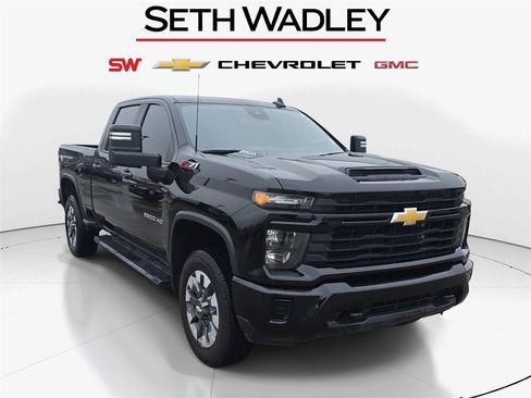 Used 2024 Chevrolet Silverado 2500 Custom w/ Custom Value Package image 1