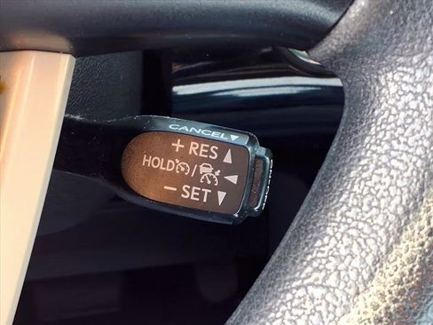 Used 2017 Toyota Prius Four image 23