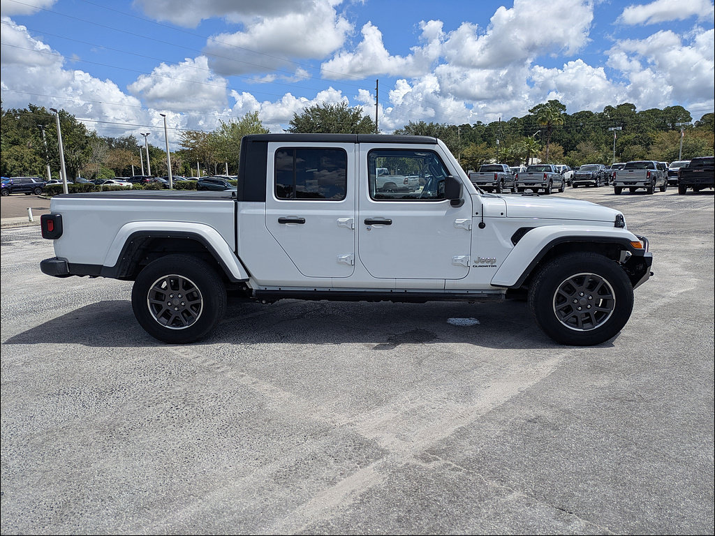 Used 2022 Jeep Gladiator Overland w/ Popular Equipment Package AWD/4WD image 3