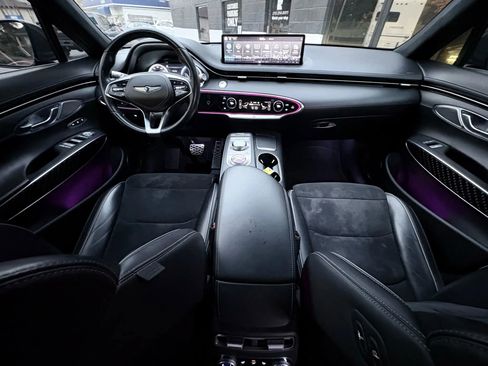 Used 2022 Genesis GV70 3.5T Sport w/ Sport Prestige Package image 23