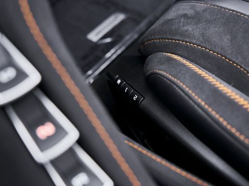 Used 2024 McLaren 750S image 38