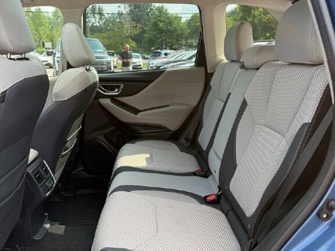 Used 2021 Subaru Forester Premium image 12