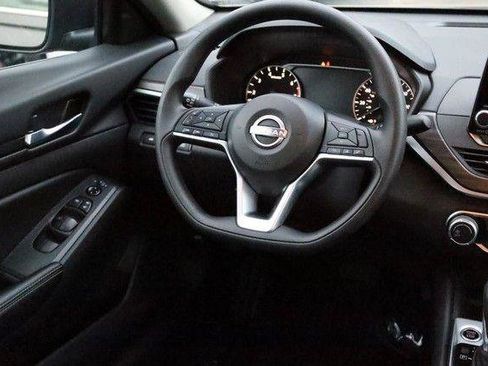 Certified 2025 Nissan Altima 2.5 SV FWD image 20