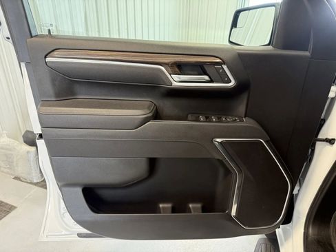 Used 2025 Chevrolet Silverado 1500 LT AWD/4WD image 8