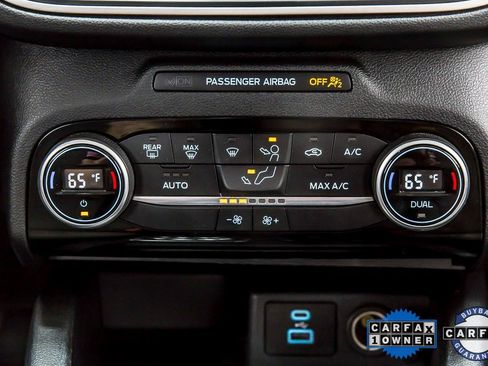 Used 2021 Ford Escape SE image 22