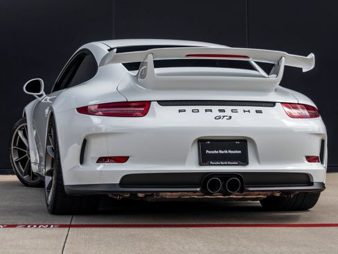 Certified 2014 Porsche 911 GT3 RWD image 3