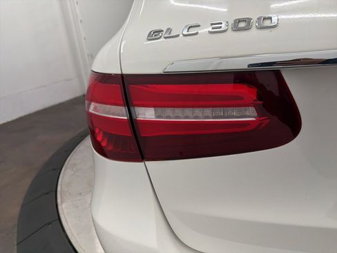 Certified 2018 Mercedes-Benz GLC 300 4MATIC image 11