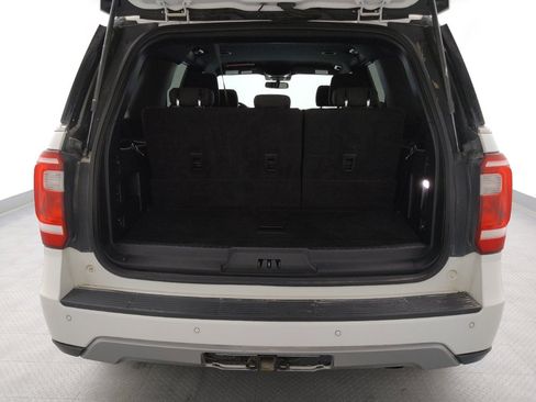 Used 2020 Ford Expedition XLT image 29