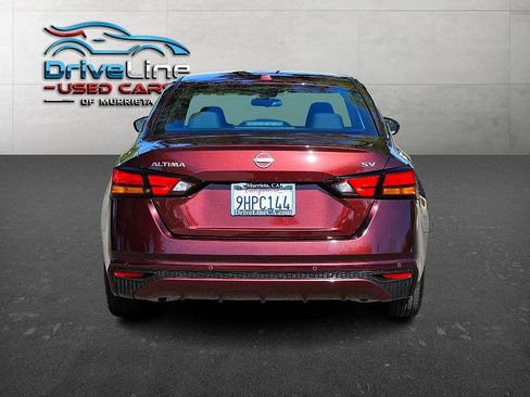 Used 2024 Nissan Altima 2.5 SV image 4