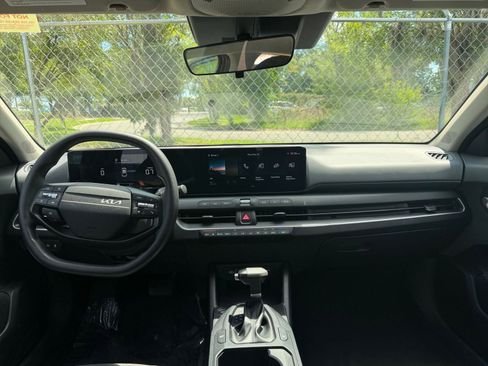 Used 2025 Kia K4 FWD image 32