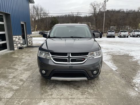 Used 2015 Dodge Journey SXT w/ Flexible Seating Group image 2