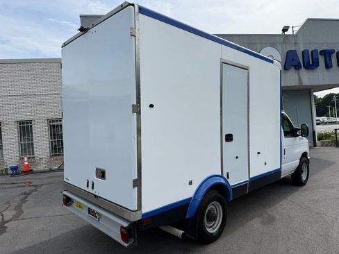Used 2024 Ford E-350 and Econoline 350 Super Duty w/ Power Windows & Locks Group RWD image 5