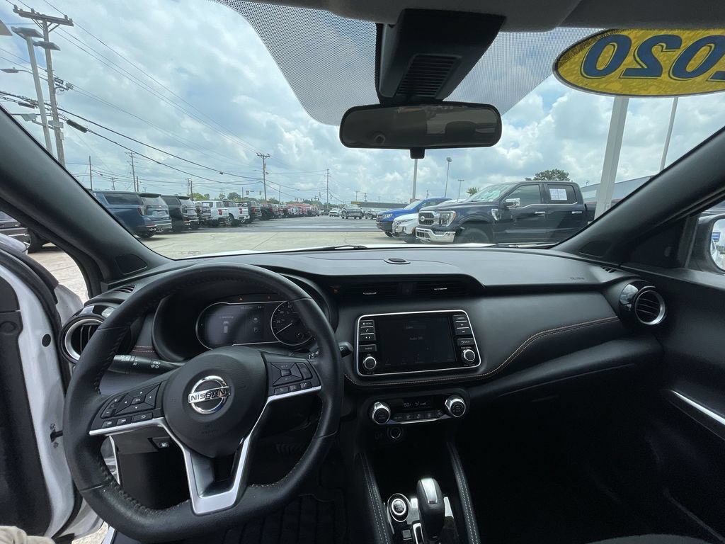 Used 2020 Nissan Kicks SR FWD image 11