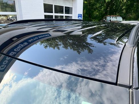 Used 2020 Ford Explorer XLT w/ Comfort Package AWD/4WD image 32