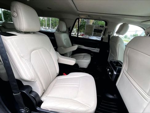 Used 2019 Ford Expedition Platinum AWD/4WD image 19