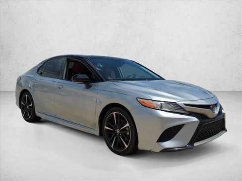 Certified 2020 Toyota Camry XSE FWD image 3