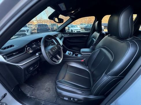 Used 2024 Jeep Grand Cherokee Limited RWD image 10
