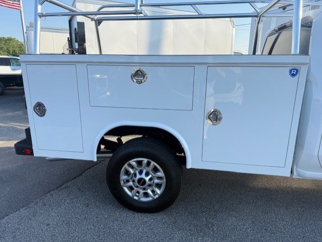 New 2026 GMC Sierra 2500 Pro w/ Convenience Package RWD image 2
