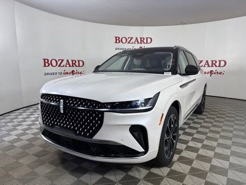 New 2026 Lincoln Nautilus Reserve image 3