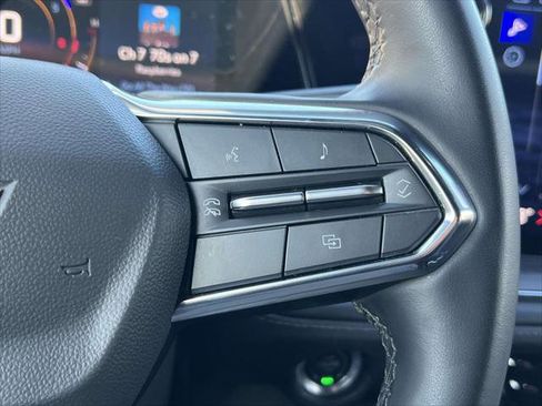 Used 2025 Chevrolet Suburban LT image 23