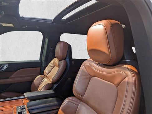 Used 2020 Lincoln Navigator L Reserve w/ Luxury Package image 15