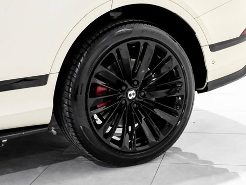 Used 2023 Bentley Bentayga Speed image 62