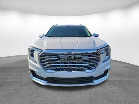 Used 2022 GMC Terrain Denali image 2