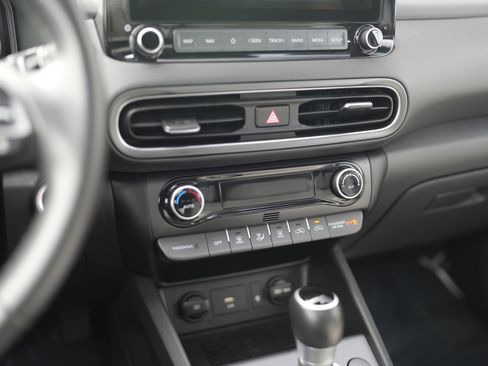 Used 2022 Hyundai Kona Limited w/ Cargo Package image 15