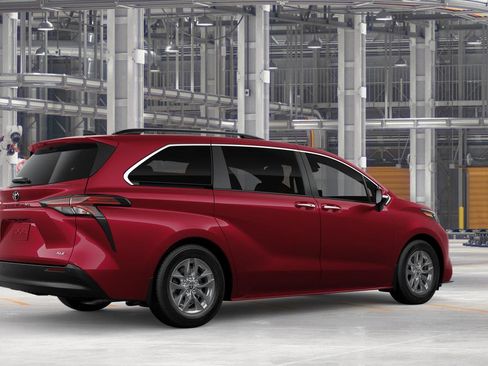 New 2026 Toyota Sienna XLE image 10