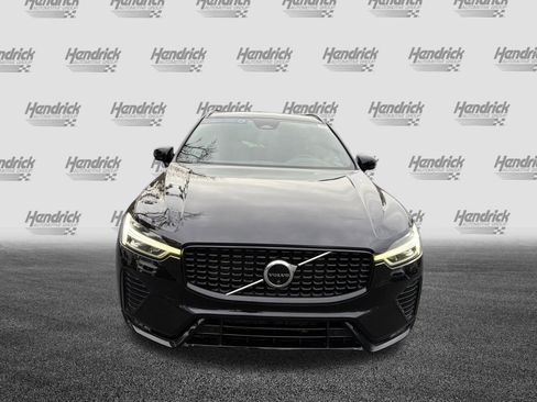 Certified 2023 Volvo XC60 B5 Plus w/ Climate Package image 3