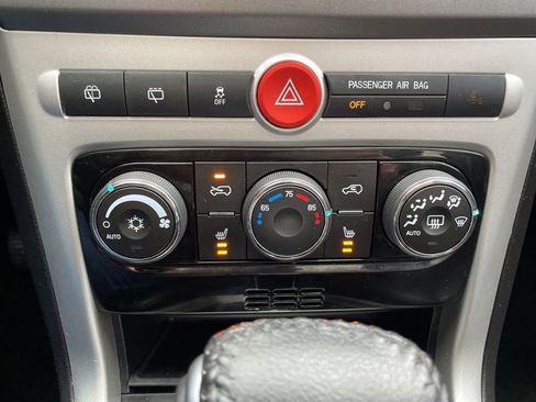 Used 2014 Chevrolet Captiva Sport LT w/ Convenience Package image 20