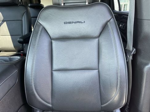 Used 2021 GMC Yukon Denali w/ Denali Ultimate Package AWD/4WD image 23