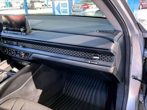 Used 2024 Honda Accord EX image 17