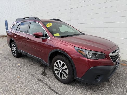 Used 2022 Subaru Outback Premium image 4