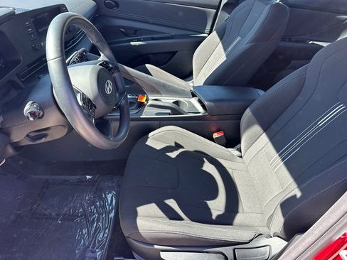 Used 2025 Hyundai Elantra Sport image 9
