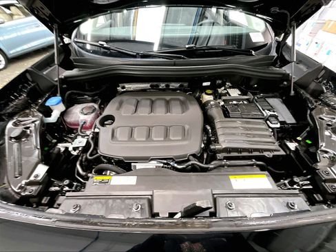 New 2026 Volkswagen Tiguan SE image 13