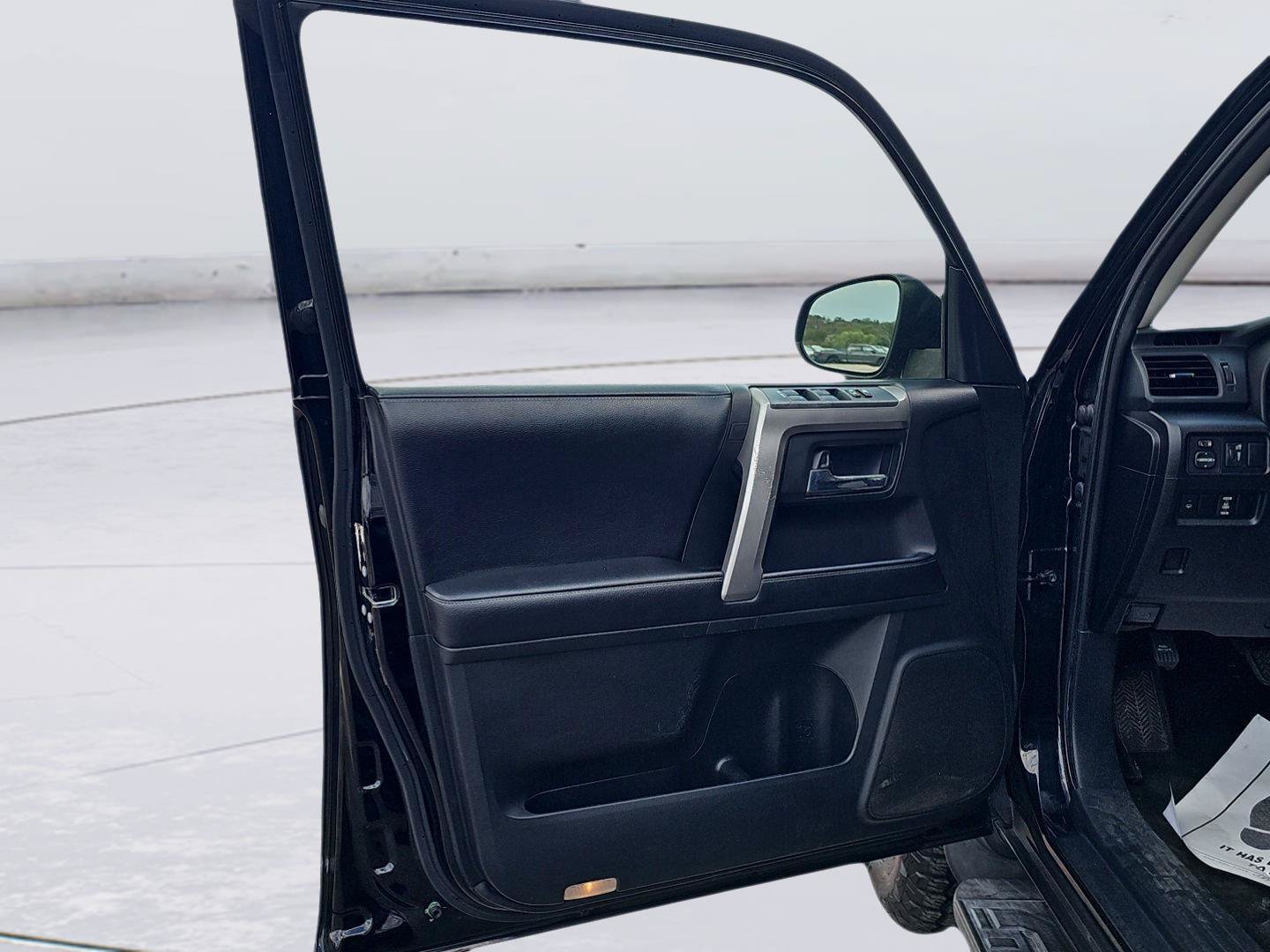 Used 2019 Toyota 4Runner SR5 AWD/4WD image 12
