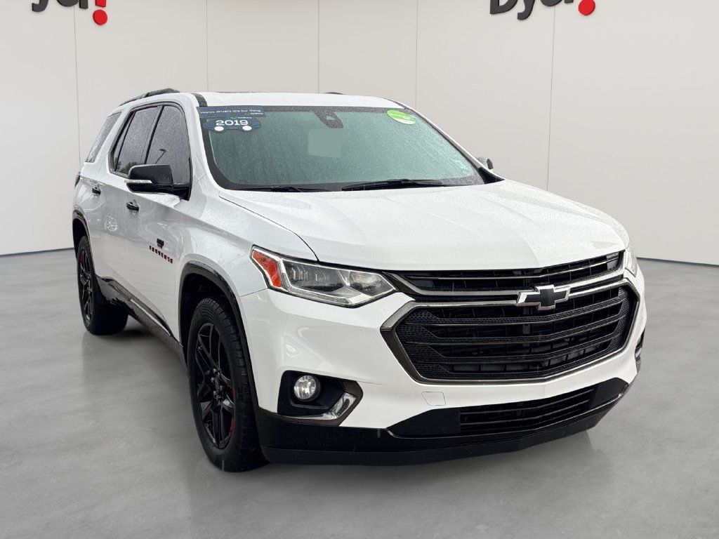 Used 2019 Chevrolet Traverse Premier w/ Redline Edition FWD image 4