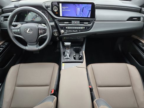 Used 2025 Lexus ES 300h w/ Premium Package FWD image 9