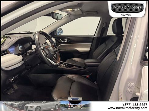 Used 2022 Jeep Compass Limited image 13